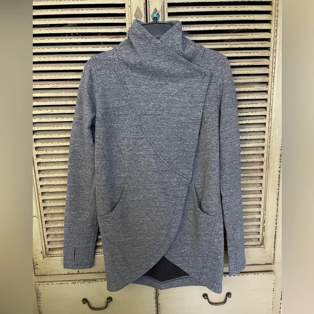 Lululemon that’s a wrap jacket / sweatshirt / cardigan - Picture 3 of 11